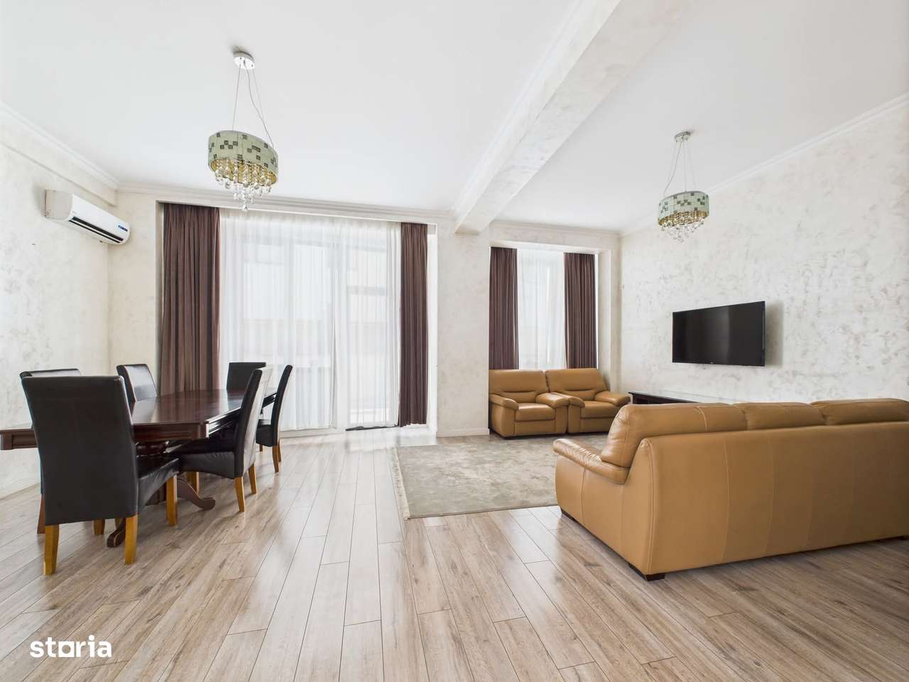 Apartament 3 camere de vanzare Damaroaia