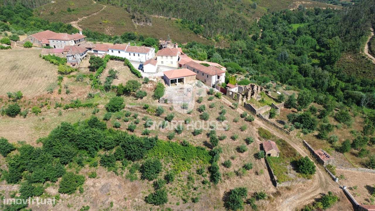 Moradia T2 Carapinha p/ recuperar-9