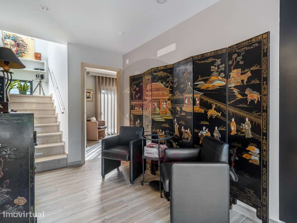 Moradia contemporânea com piscina e jardim generoso Nadadouro (Cald... - Grande imagem: 4/39