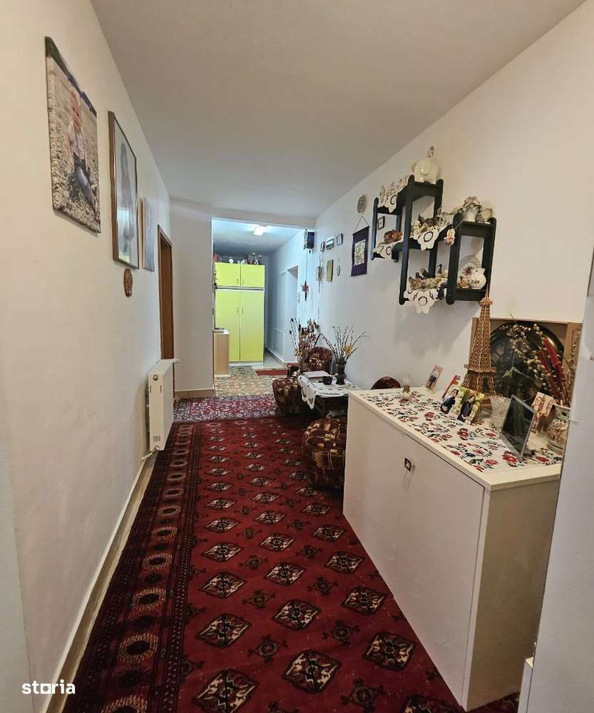Apartament generos de vanzare cartierul Soarelui - Imagine principală: 5/11