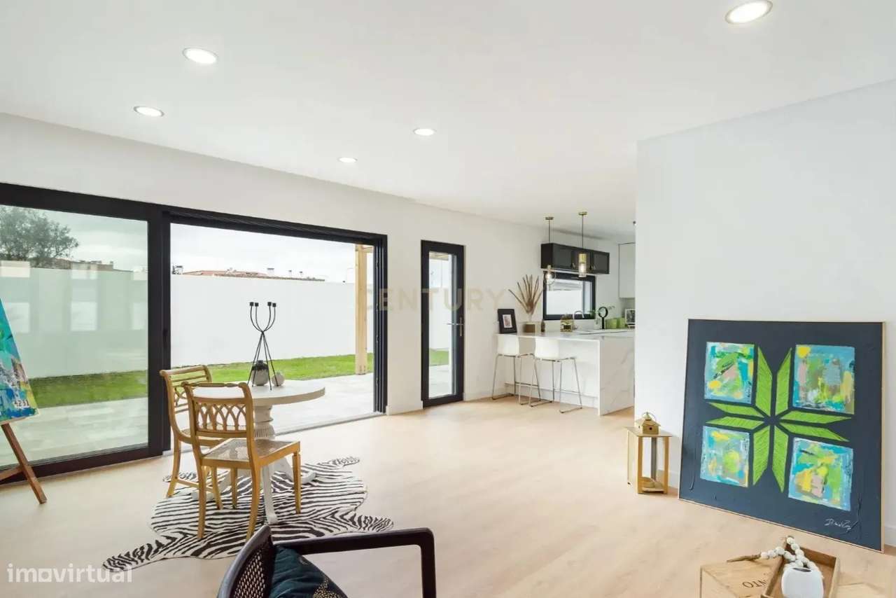 Moradia T3 -  Excelente oportunidade de investimento, perto do centro - Grande imagem: 4/27