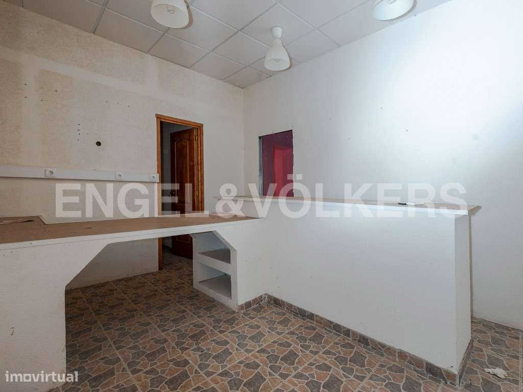 Loja ampla em Arroios - Grande imagem: 4/26