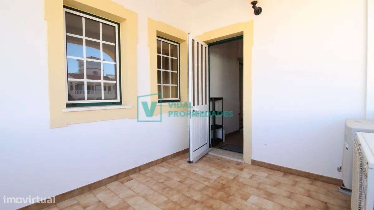 Moradia T7 com piscina e garagem em Loulé-5