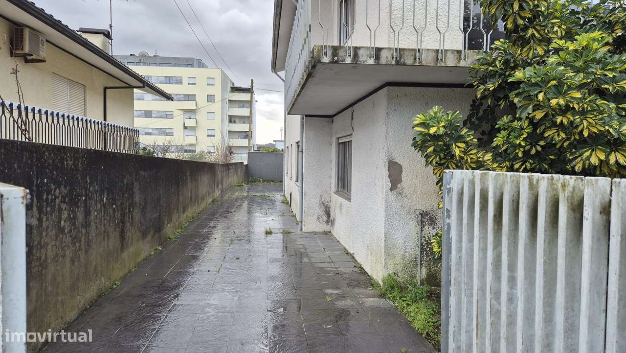 Moradia V3 com jardim, garagem e terraço na Trofa - Grande imagem: 2/27