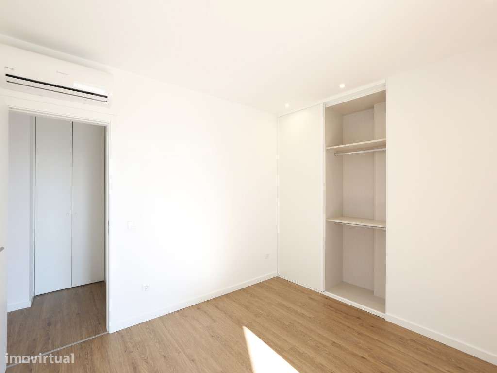 Apartamento T3 Duplex Novo com terraço privado com piscina no Prédi...-16
