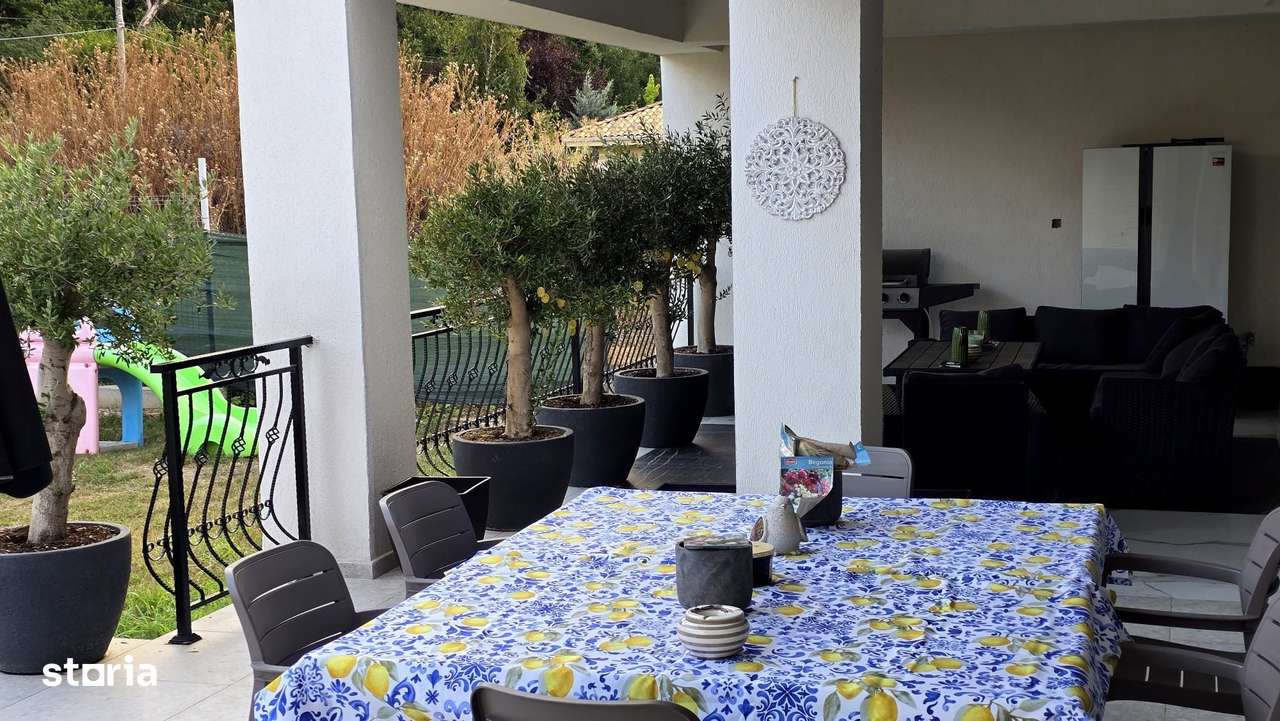 De vânzare | Conac elegant lângă pădure | Tunari-16