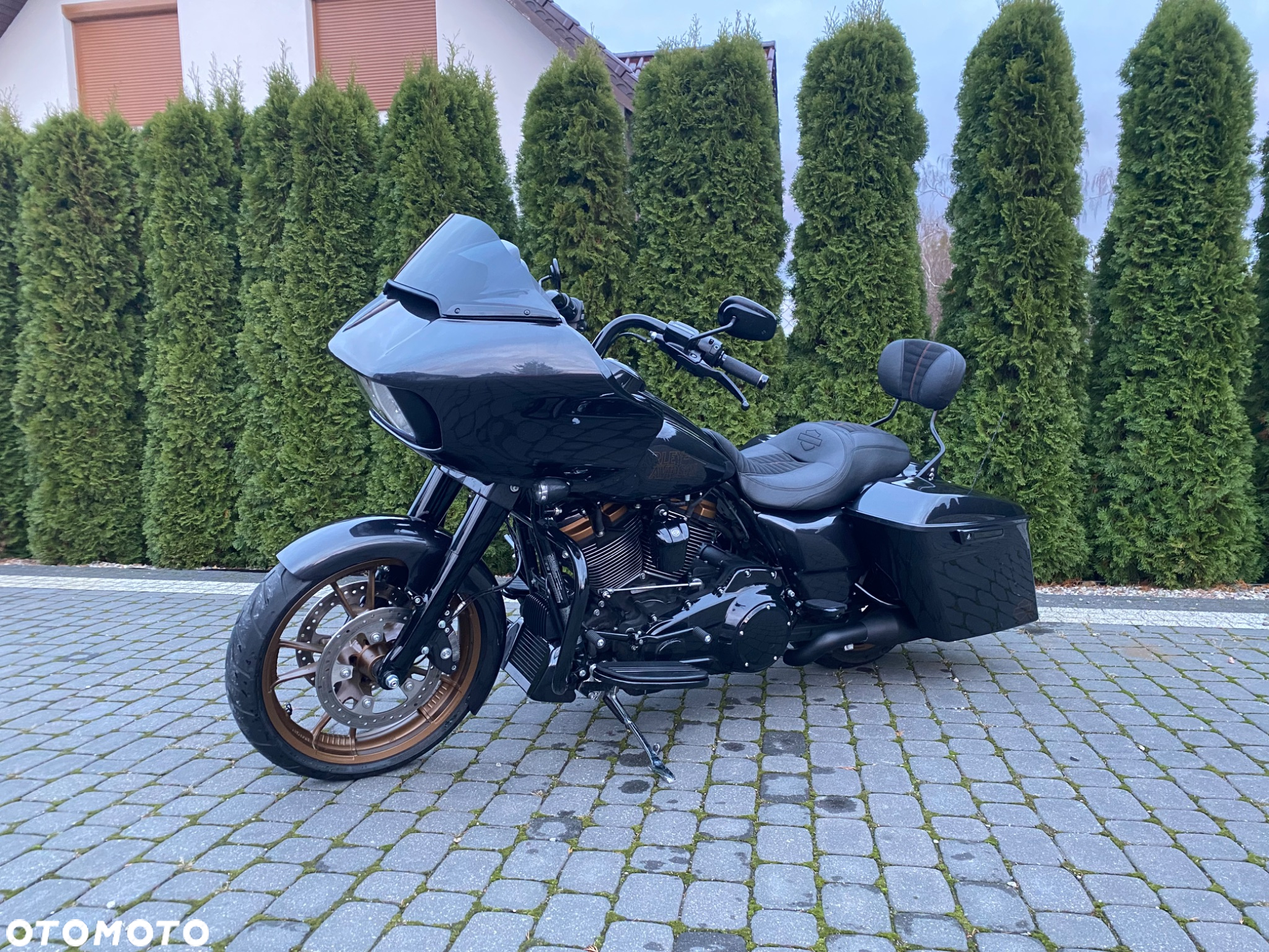 Harley-Davidson Touring Road Glide - 2