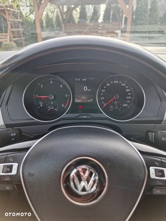 Volkswagen Passat 2.0 TDI SCR Trendline - 16