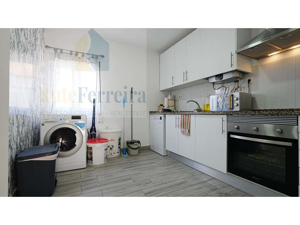 Moradia T2 com espaço exterior localizada junto à cidade de Torres ...-10