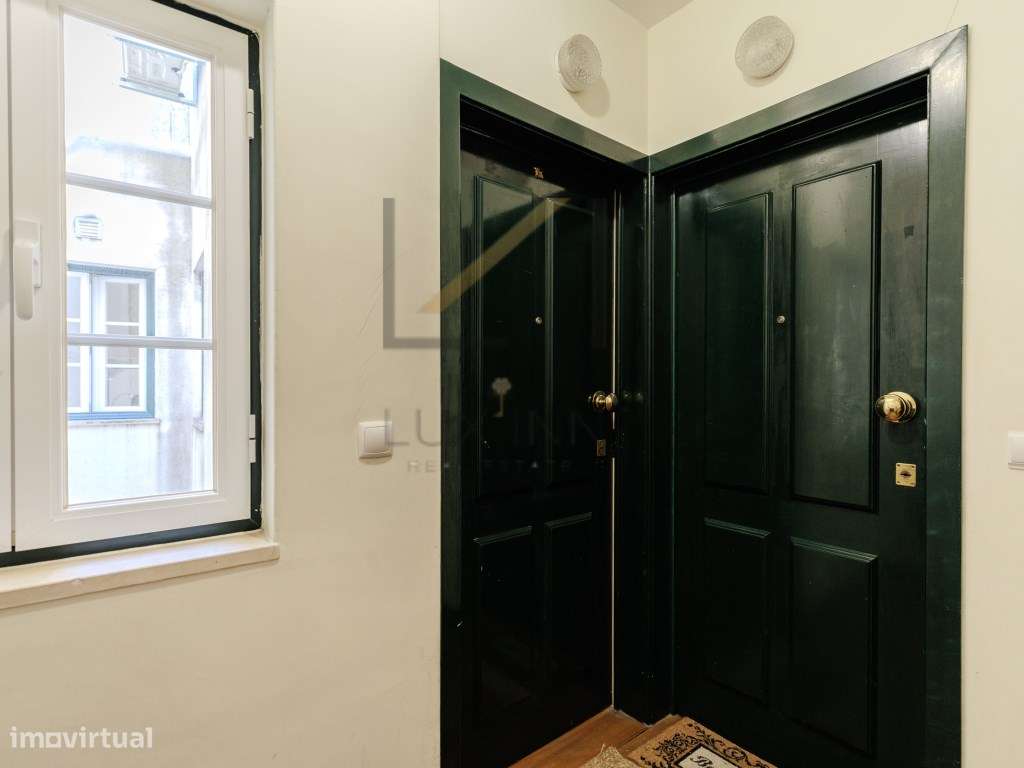 Apartamento T2 em Alfama, excelente localização-32