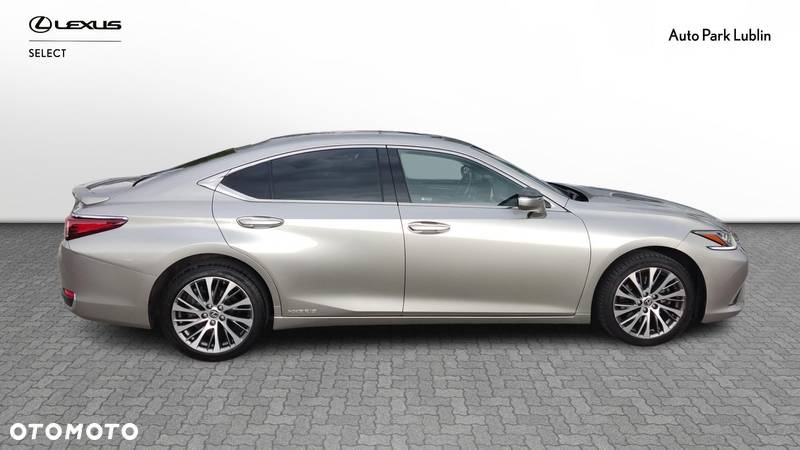 Lexus ES - 6