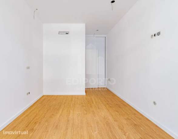 Fantástico T1 com varanda em Campanhã  perto do Metro - Grande imagem: 2/20