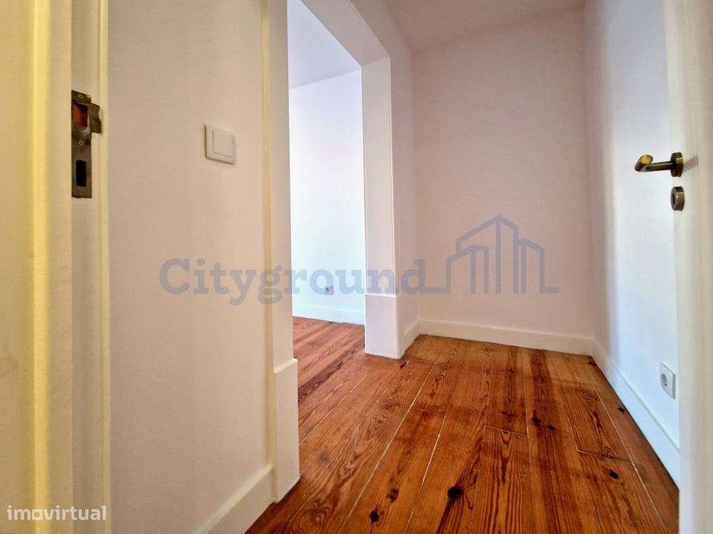 Apartamento T3 na Rua dos Fanqueiros, com vista para o Castelo de S...-9