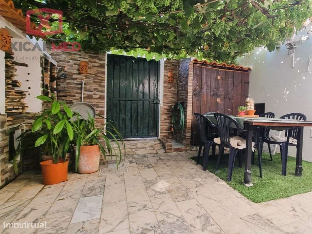 Moradia T 3 - Grande imagem: 2/16