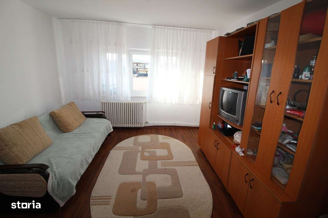 Vând apartament cu 1 camere în Hunedoara, Micro2-Str.Munteniei, 34mp..-1