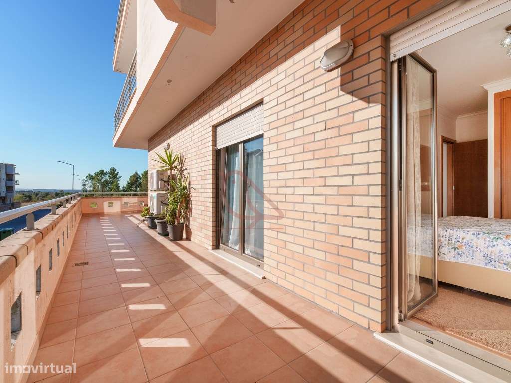 T3 com Terraço Envolvente e Garagem de 70 m² | Casais Castelo, Riachos-32