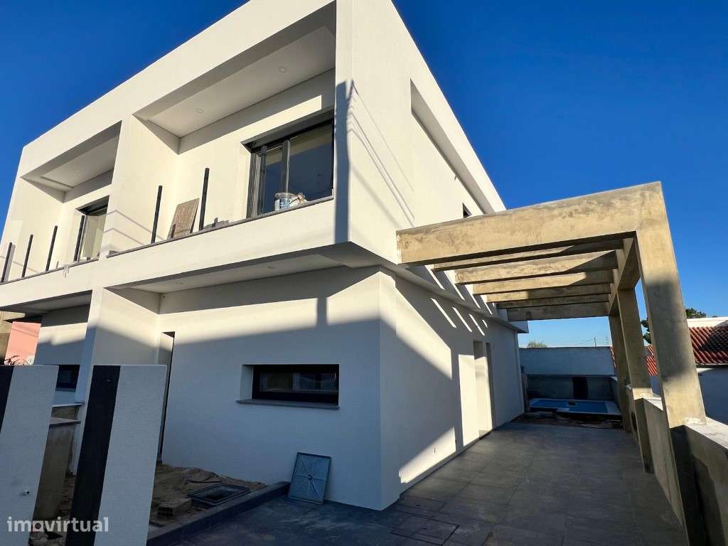 Moradia T2 com Piscina - Grande imagem: 4/14