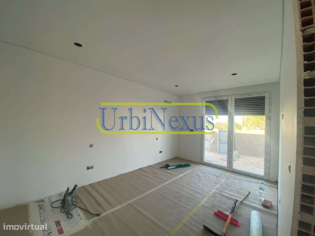 Moradia Nova V2 - Terreno 220M2-6