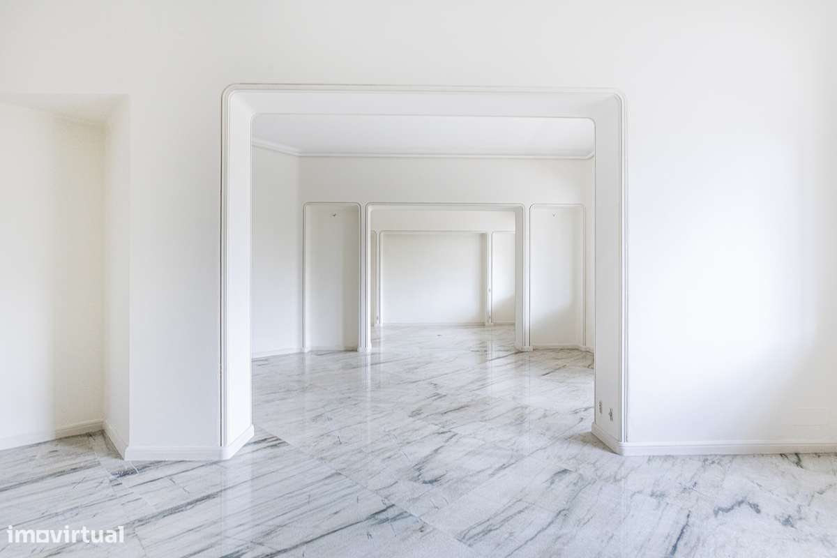 Fantástico T4 com garagem no Campo Pequeno - Grande imagem: 2/20