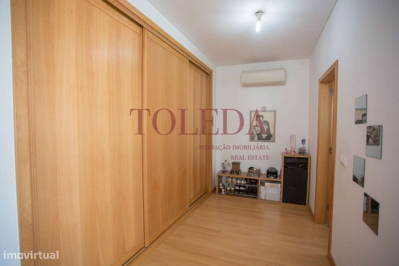 Moradia 4 Pisos com 474m2-53