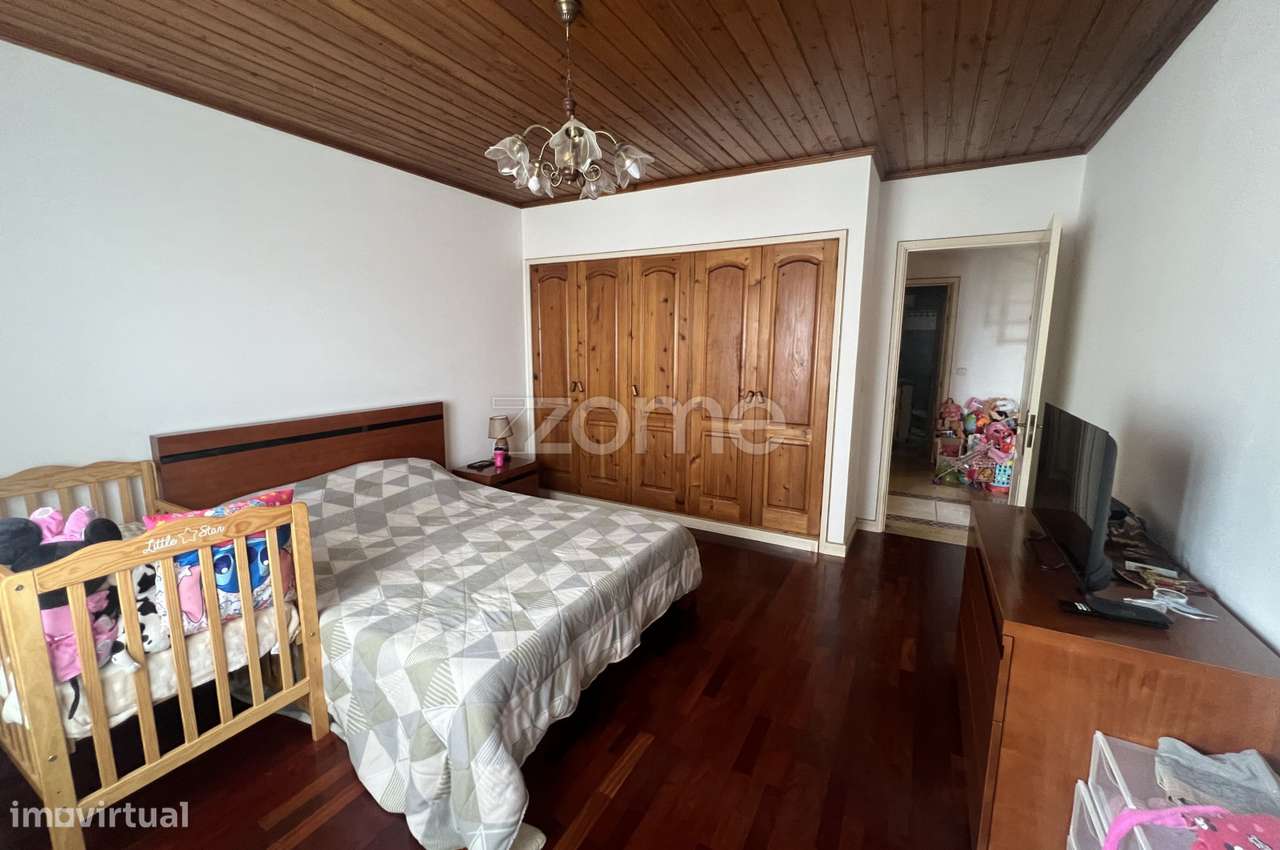 Moradia T4, Armazém e Escritório em Terreno de 2020 m² – Rabo de Pe...-8