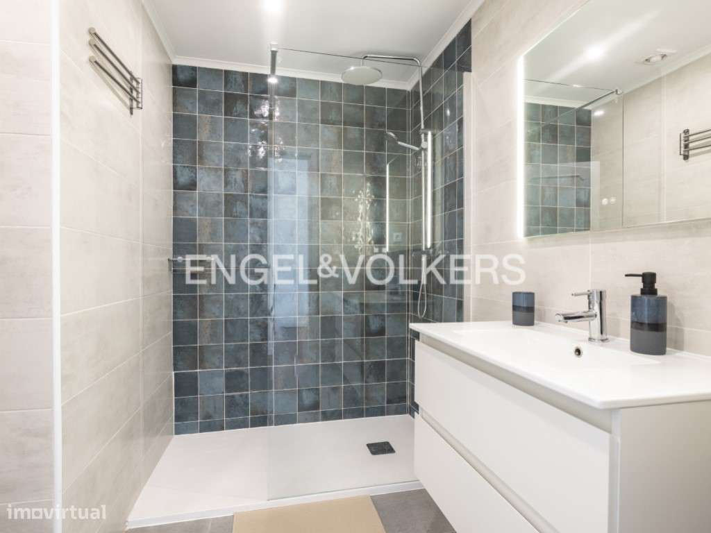 Moradia T4+3 remodelada na Charneca da Caparica-15