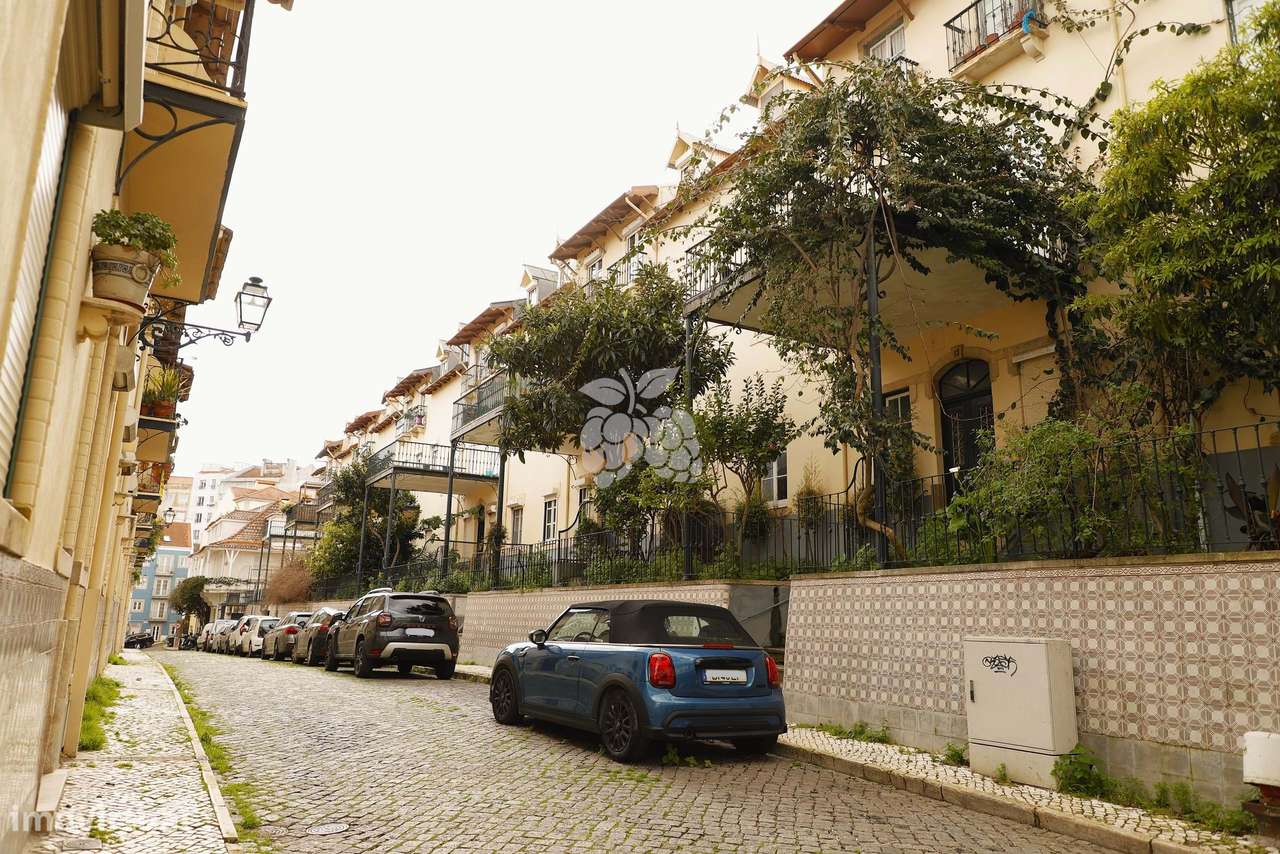 Prédio / Moradia com 2 andares, com projecto-9