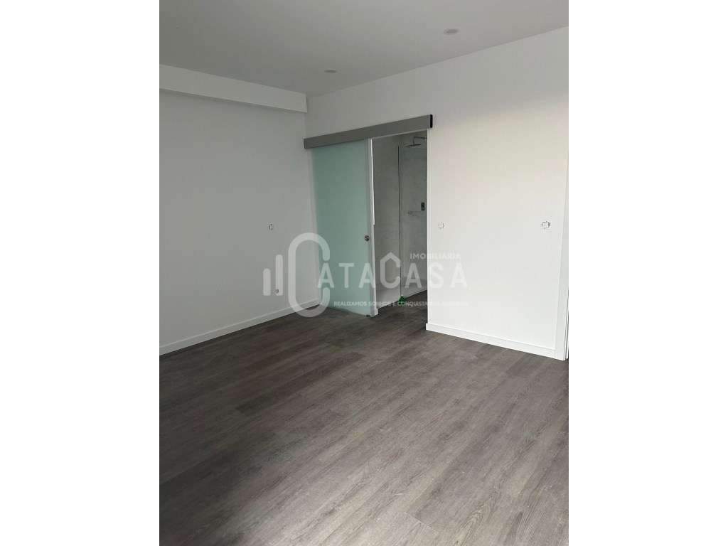 Moradia T3+1 Isolada NOVA no centro de Aguada de Cima-21