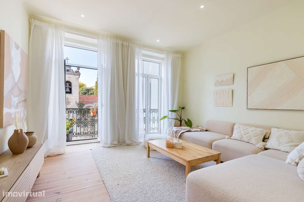 Apartamento T3 com vista desafogada entre Santa Catarina e Chiado-14