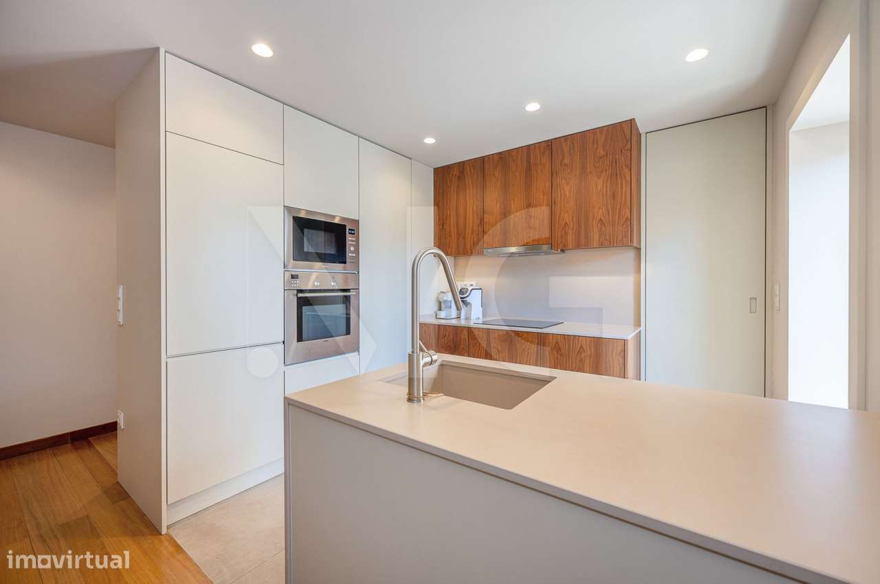 Penthouse T2 Matosinhos em Condomínio fechado com Garagem e Arrumos-11