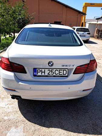 BMW Seria 5 520d Aut. Luxury Line - 2