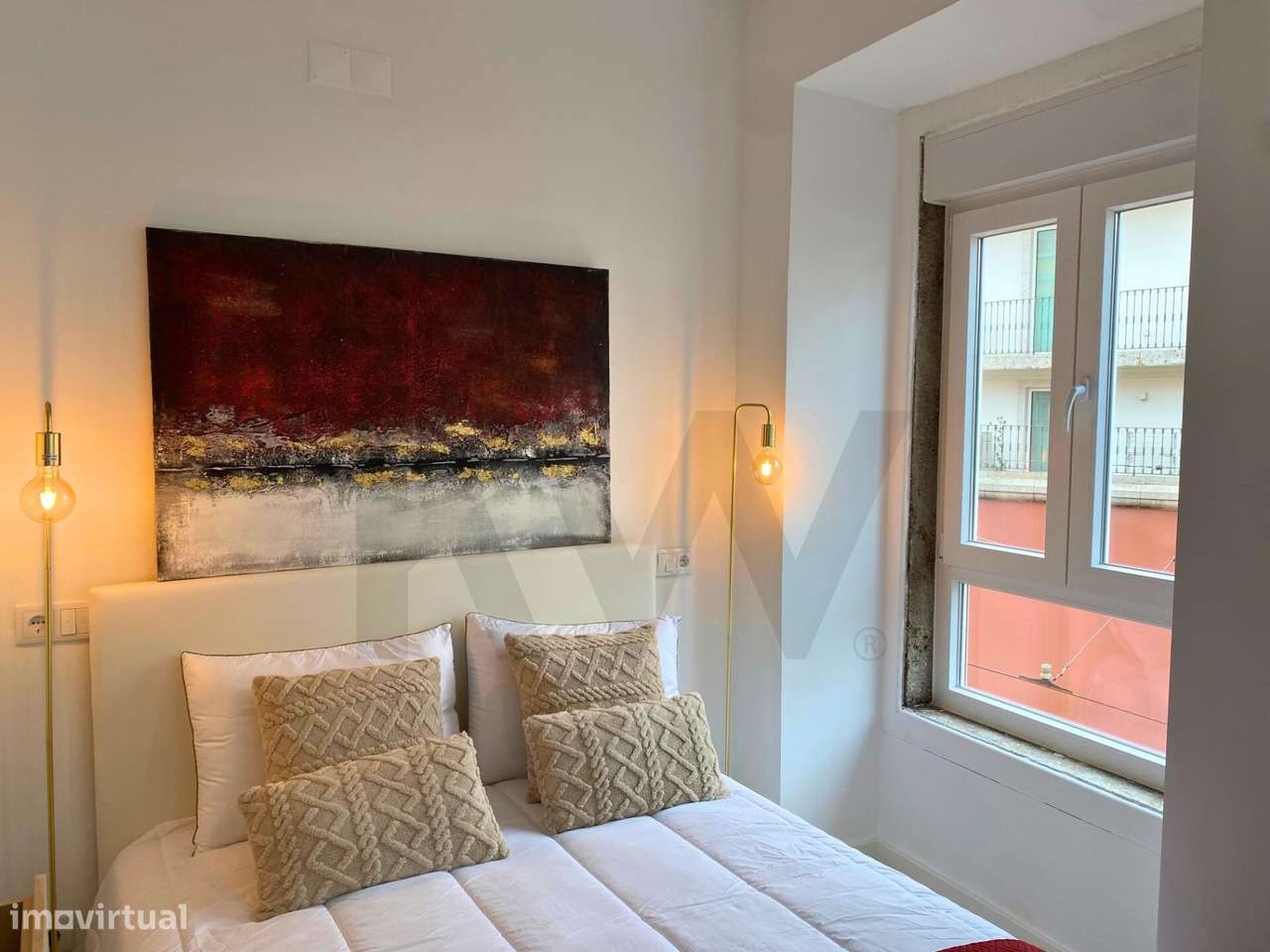 Apartamento T3 Renovado Nos Anjos Com Charme E Luz Natural 499 90