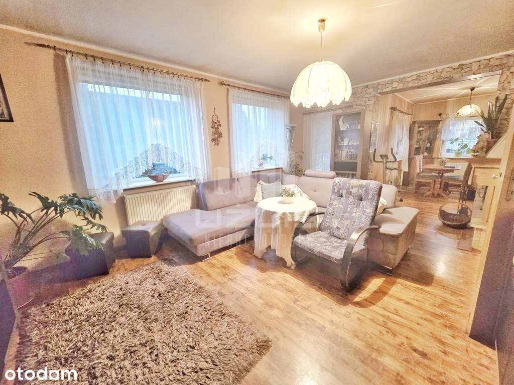 Dom w atrakcyjnej lokalizacji-12