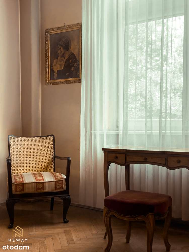 Apartament w modernistycznej kamienicy z balkonem-14