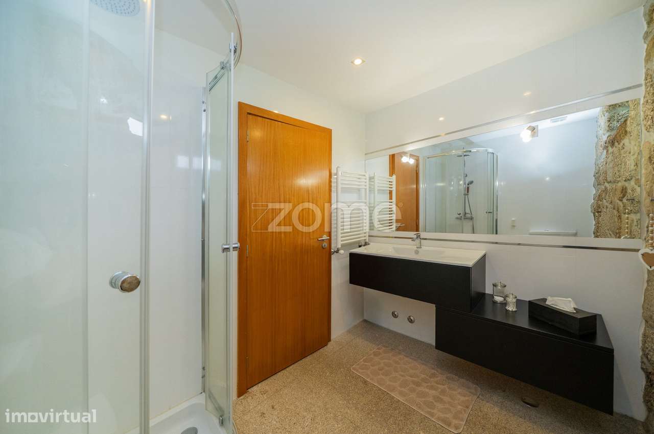 Moradia T5 + 1 com Piscina em Espinho, Braga-37