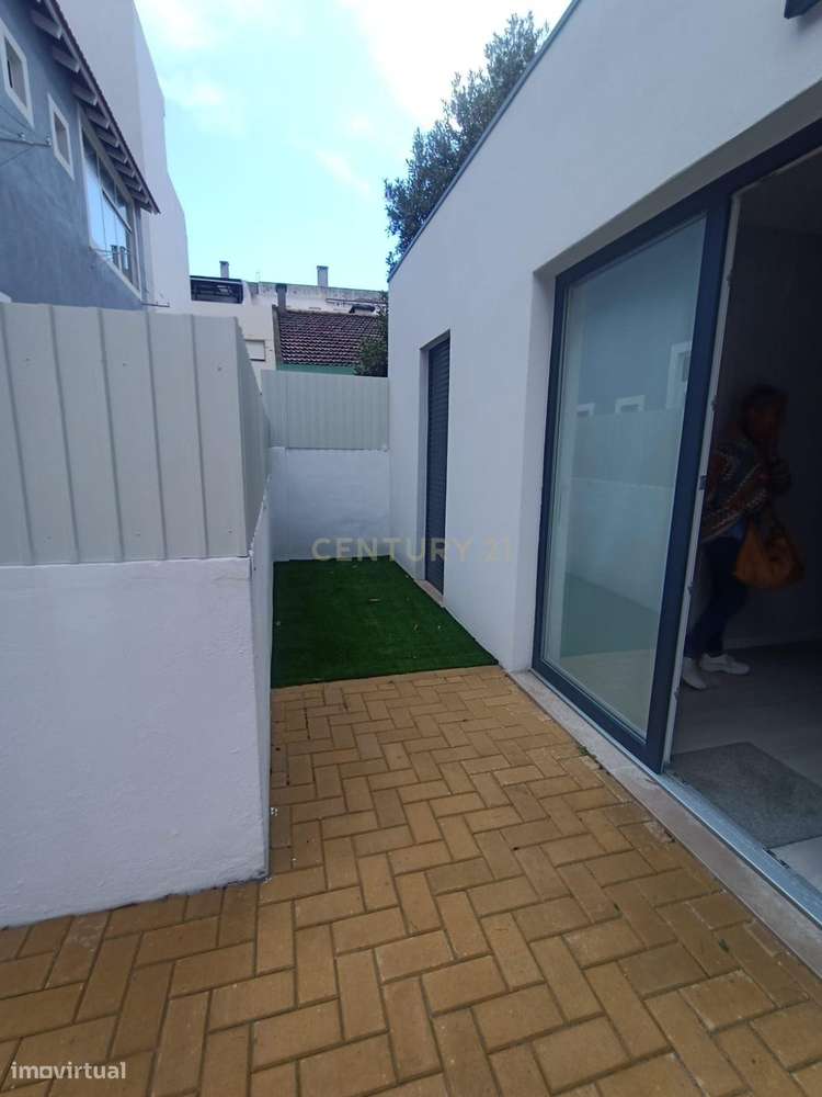 Apartamento T2 semi-novo, no Alto do Seixalinho, Barreiro-25