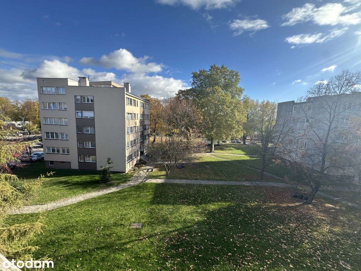 Mieszkanie w Rynku–3 pokoje do własnej aranżacji!-11