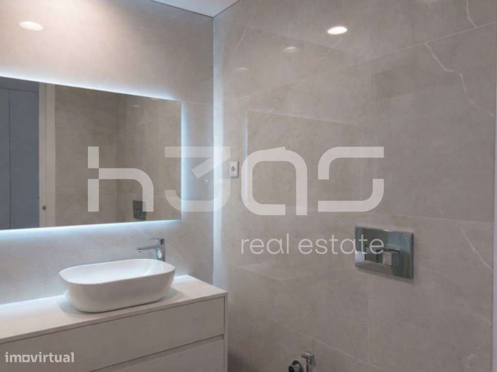 APARTAMENTO T3 COM GARAGEM PARA 2 VIATURAS - ÚLTIMO PISO-2