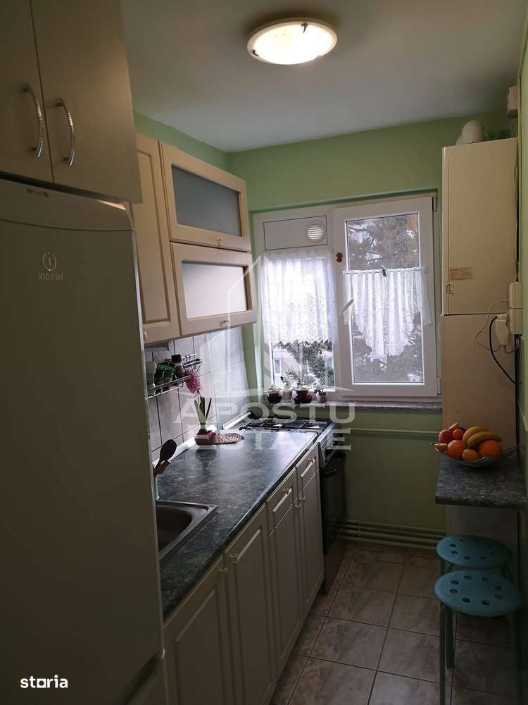 Apartament cu 3 camere, etaj intermediar, zona Circumvalatiunii - Imagine principală: 3/8