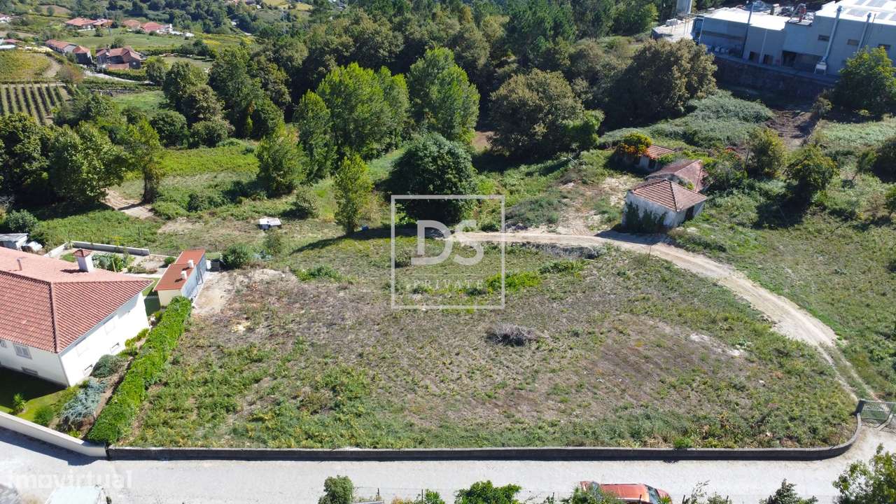 Terreno urbano com 968m2, em Freixo de Cima – Amarante-11