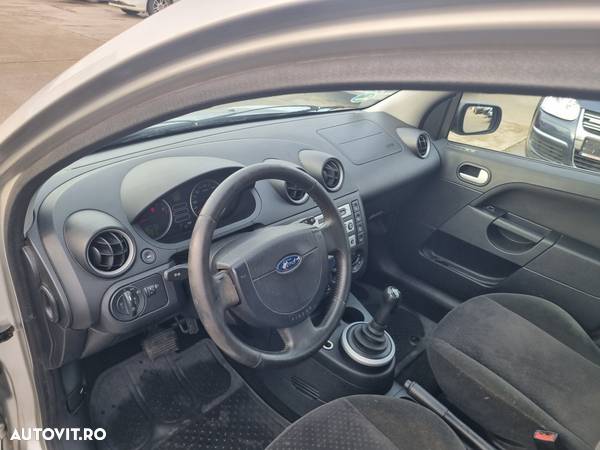 Ford Fiesta - 14