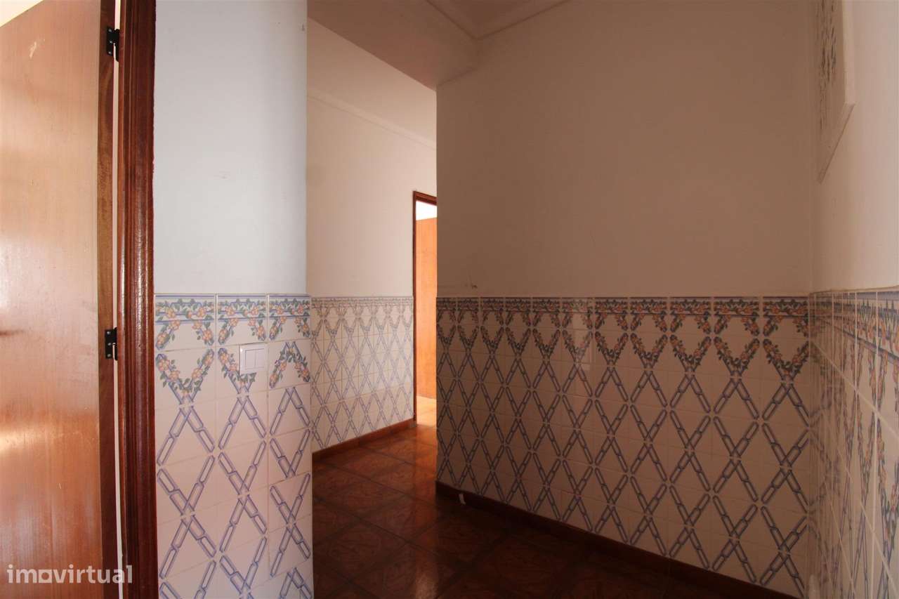 Apartamento T3 com garagem em Oliveira do Bairro-11