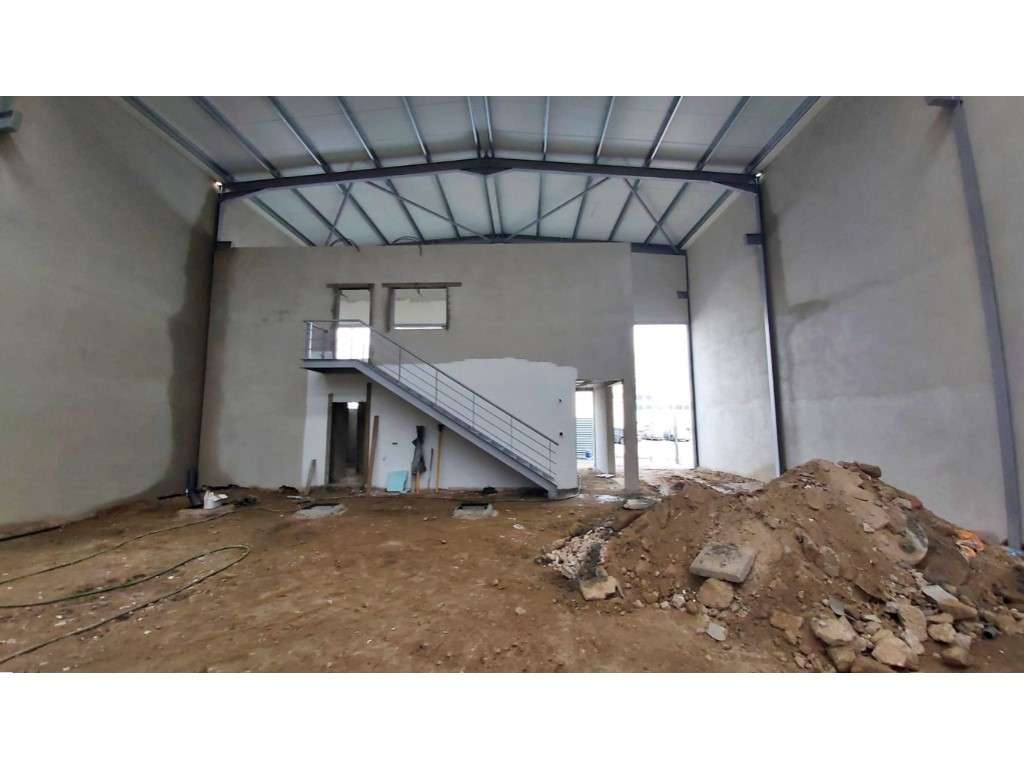 Armazéns novos na Zona Industrial da Carriça - Grande imagem: 5/10