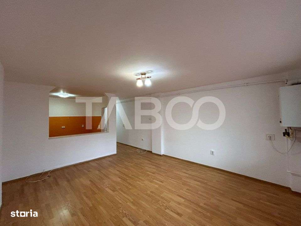 Garsoniera de vanzare etaj intermediar 45 mpu si balcon Sibiu - Imagine principală: 2/12