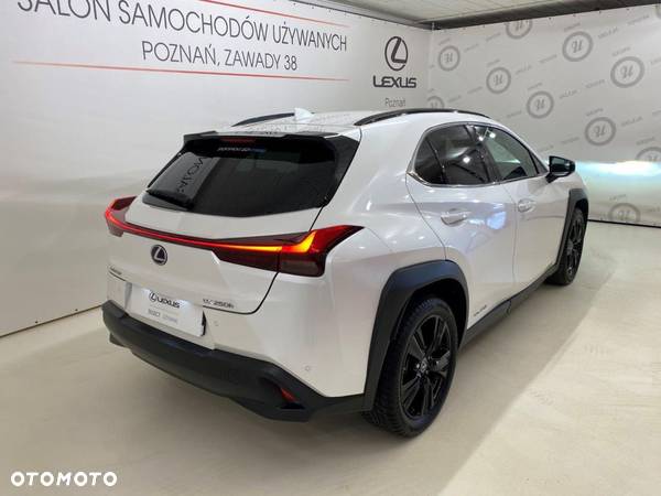 Lexus UX - 2