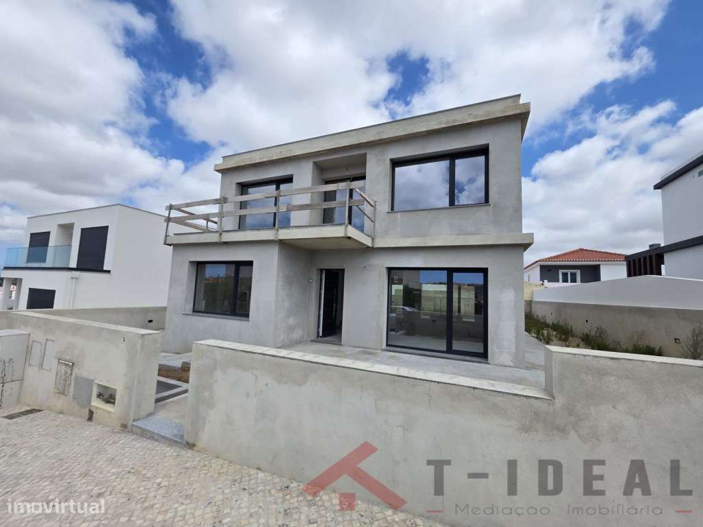Moradia T4 Moderna na Lourinhã-33
