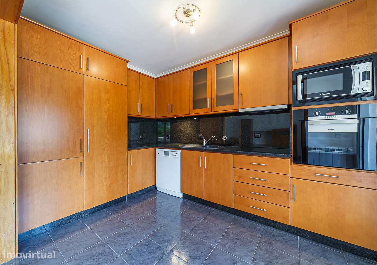 T2 de 140 m² no centro de Fiães, com garagem fechada e terraço-5