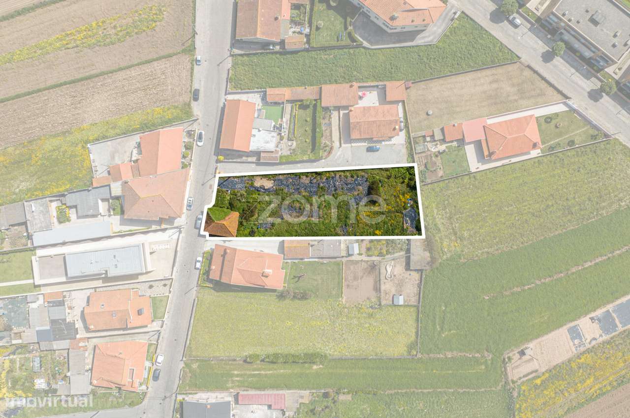 Terreno junto à praia, em Vila Chã. - Grande imagem: 2/18