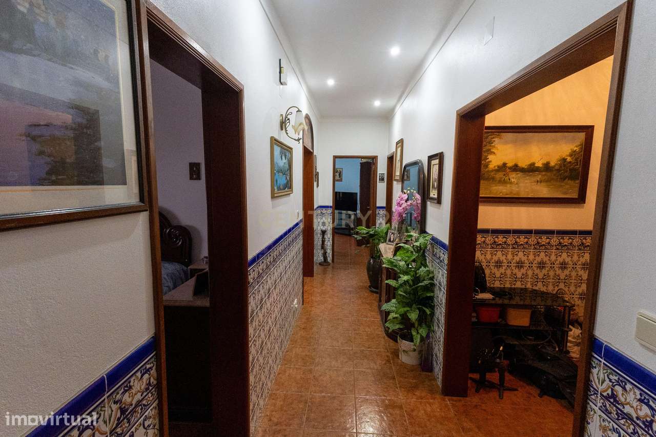 Moradia T3 com quintal, garagem e anexos no centro de Ervidel-25