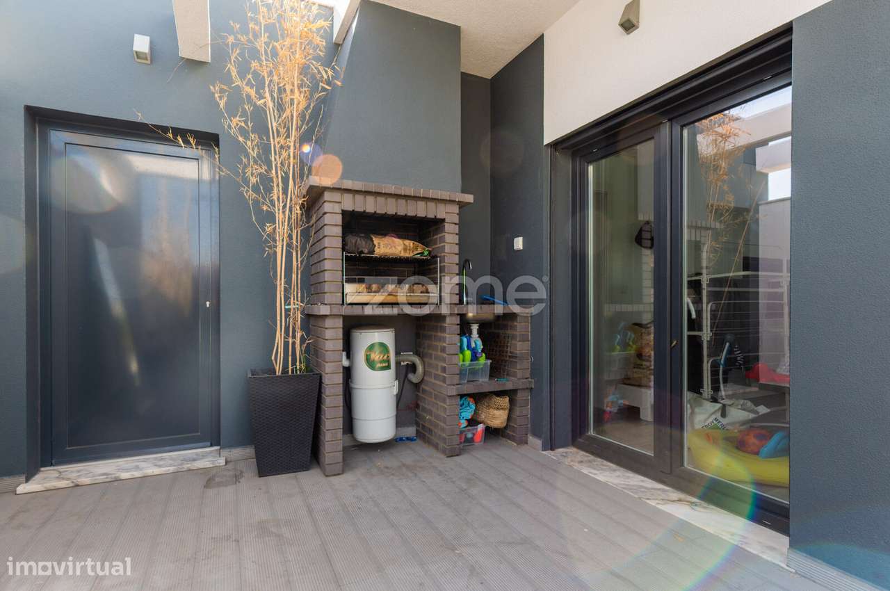 Moradia Térrea T3+1 com Piscina-22